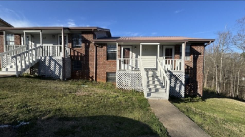 1st image of 127 Ridgecrest Cir #C