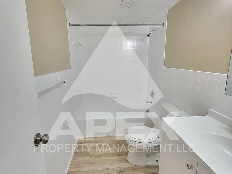 Kendle Wood Apartments — Photo 9