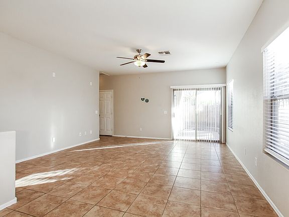 4th image of 2114 E Spruce Dr