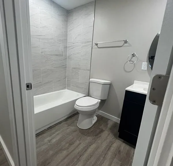 2937 Mission Rd #B — Photo 3