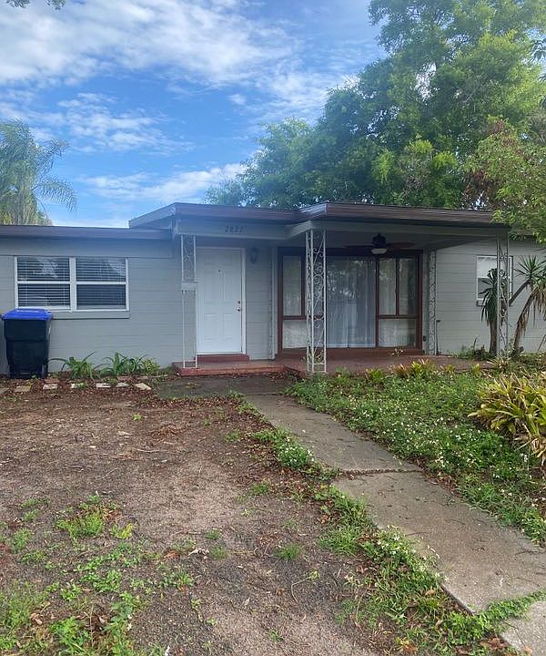 1st image of 2827 Riddle Dr