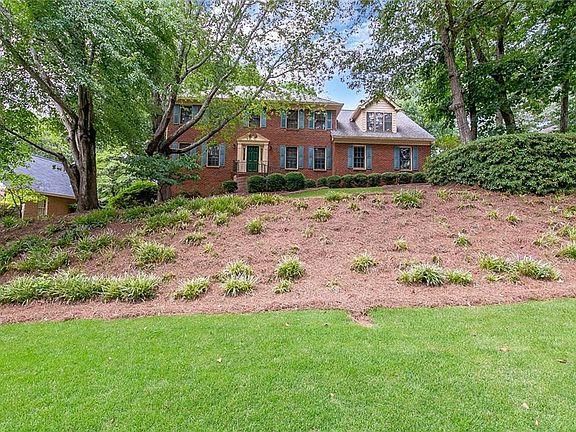 2nd image of 2553 Bridgewood Ln