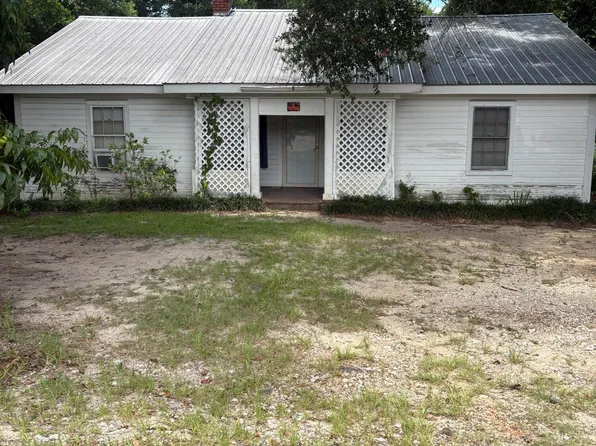 5295 Cliff St, Graceville, FL 32440
