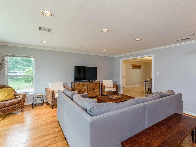 8323 Lorrie Dr — Photo 8
