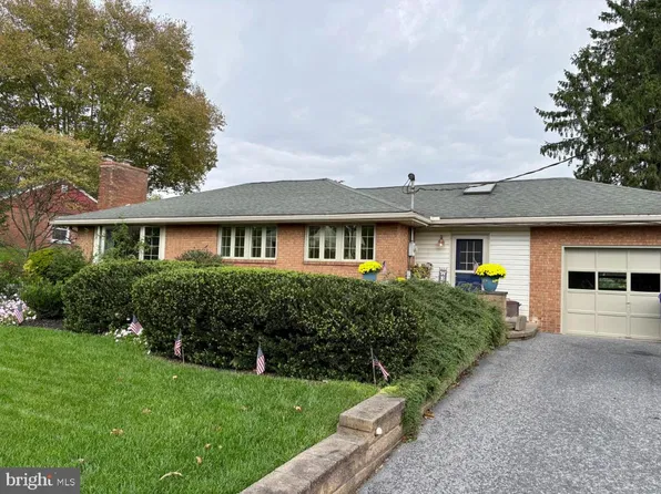 117 Locust Ln, Willow Street, PA 17584