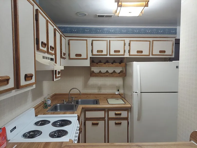 318 Washington St #D — Photo 3
