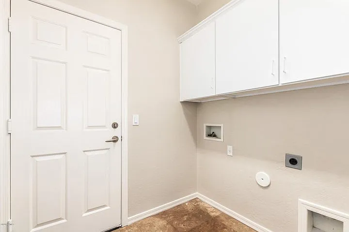 18606 W Sunnyslope Ln — Photo 22