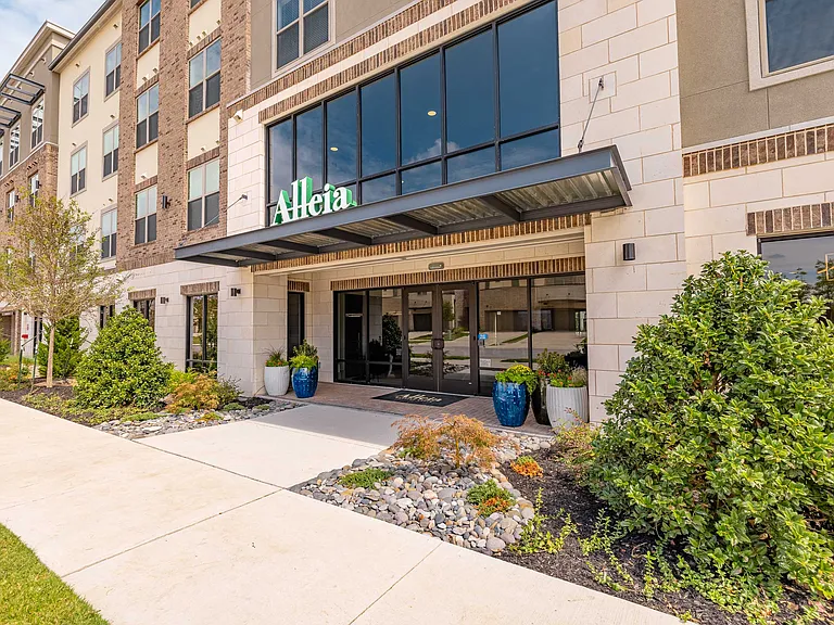 Leasing Office Entrance