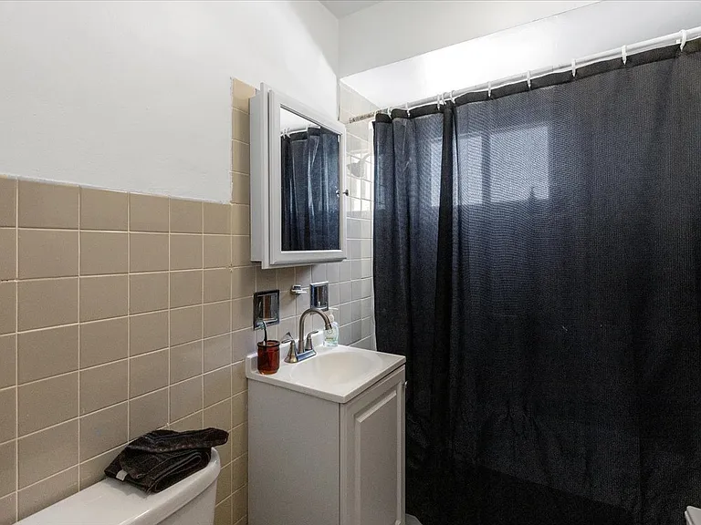 6721 N Hermitage Ave #1C — Photo 9