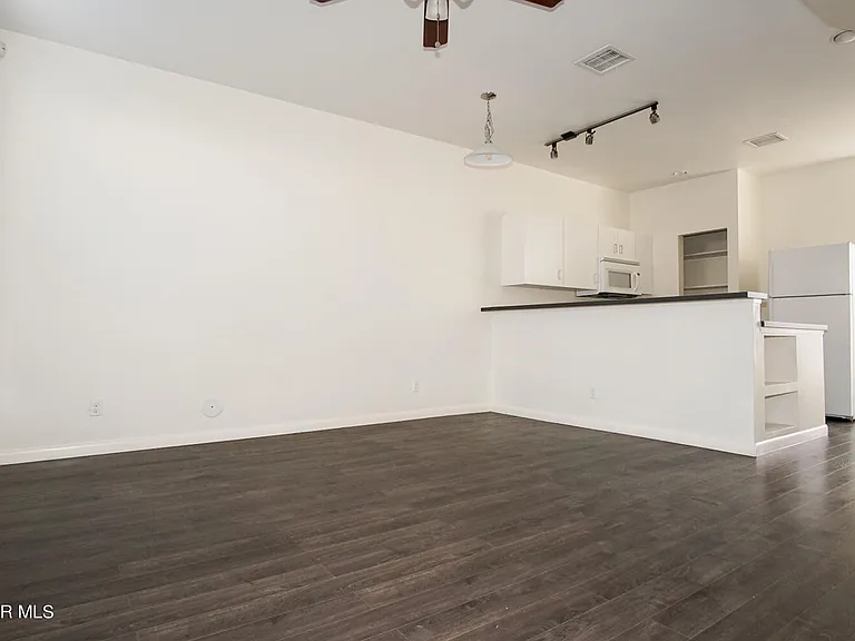 6262 Woodrow Bean Transmountain Dr #20 — Photo 10