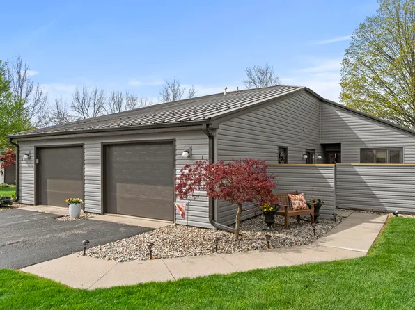 1 Woodspoint Cir, North Manchester, IN 46962