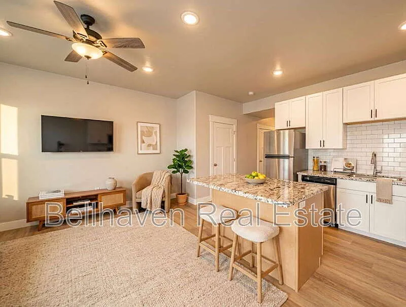 3 bed, 2.5 bath, 1470 sqft, $1,750 — Photo 2