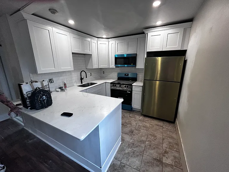 1674 Lonsdale Ave #2 — Photo 1