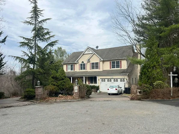 11 Creston Ter, Northport, NY 11768