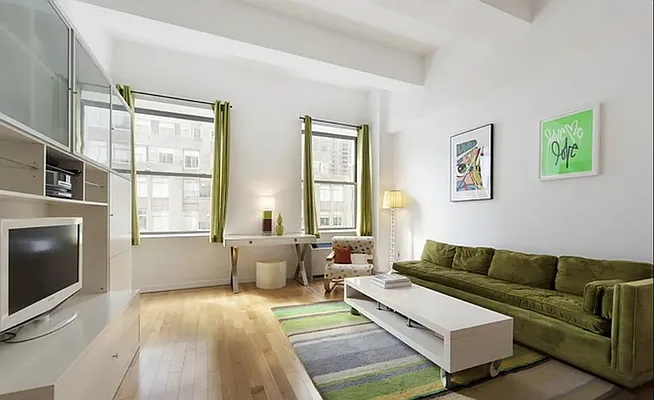 Rented by AVENUE 8 INC | media 7