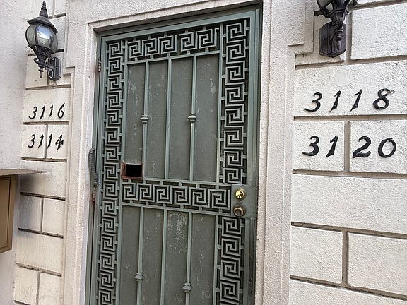 3rd image of 901 S Mariposa Ave #3118