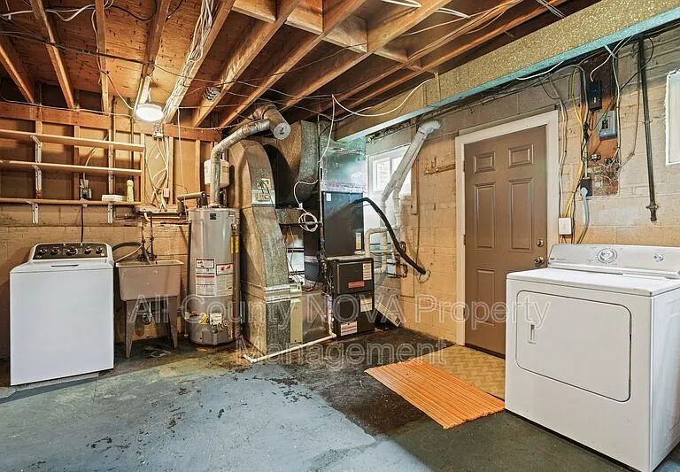 6428 Earlham Dr — Photo 49