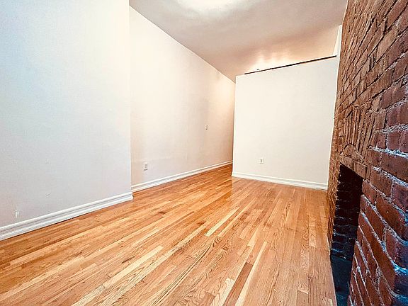 2nd image of 333 W 19th St APT 1E