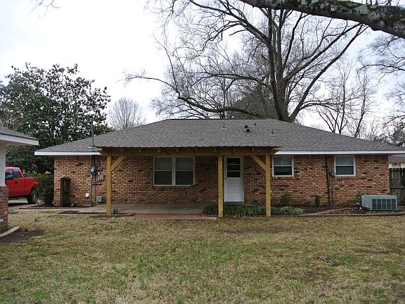 4th image of 426 Cardinal Dr