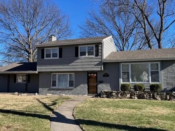6411 N Highland Ave, Gladstone, MO 64118