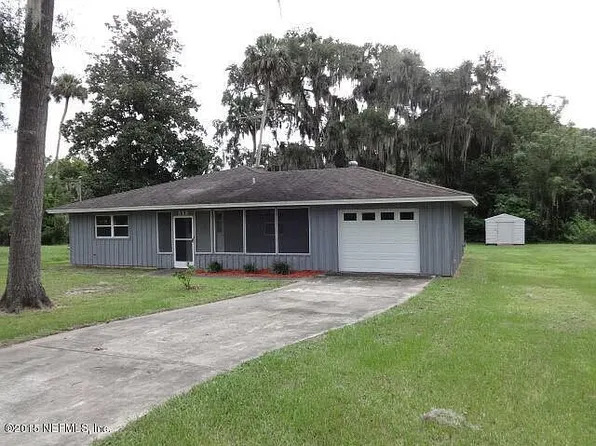 518 N Prospect St, Crescent City, FL 32112