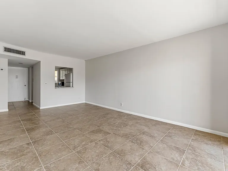 1638 Embassy Dr #208 — Photo 11