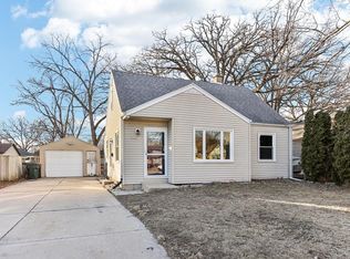 1027 S 110th St, West Allis, WI 53214