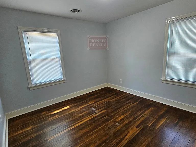2331 Fleet Ave — Photo 23