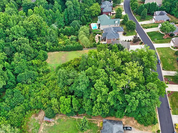 4th image of 277 River Birch Cir