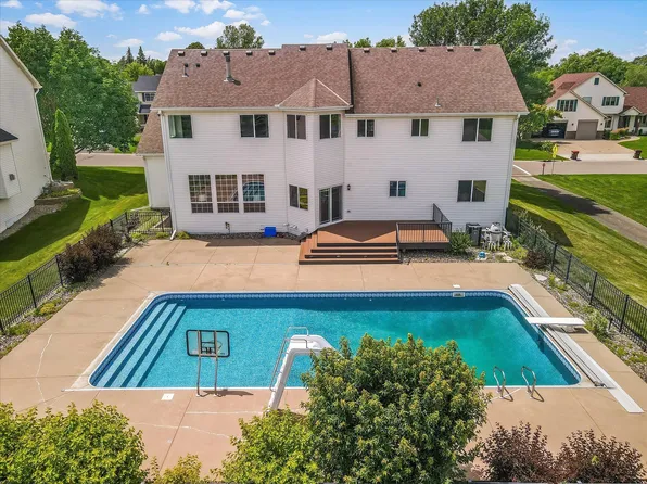 3111 Eagle Valley Dr, Woodbury, MN 55129