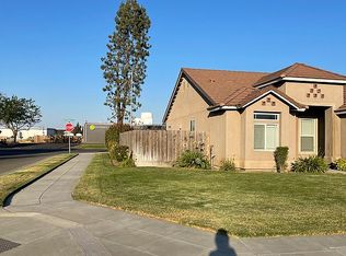 1167 Toschi Dr, Madera, CA 93637
