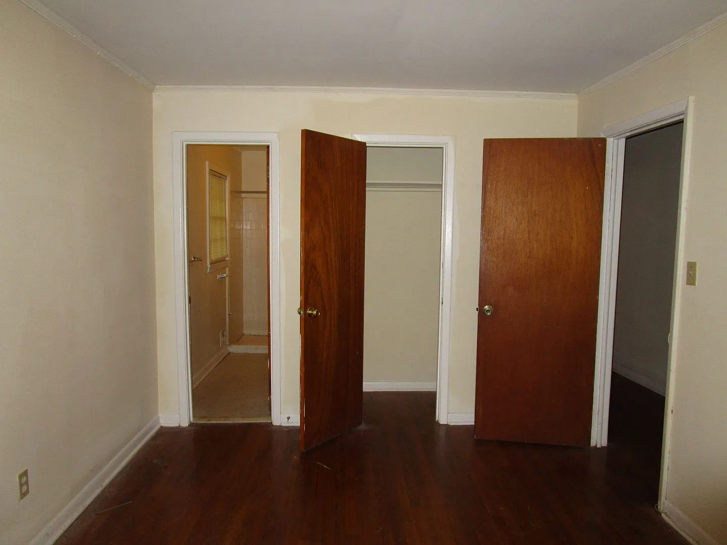3 BR, 2 BA House- Great Location! — Photo 3
