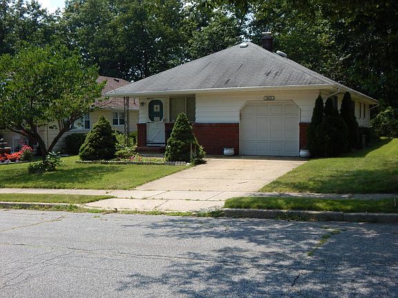 4th image of 1621 Mount Everest Ln
