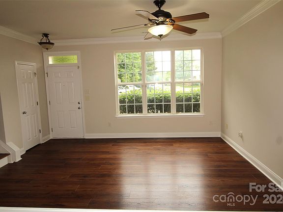 2nd image of 2483 Loch Stone Dr