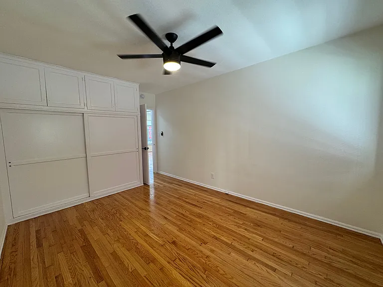 1728 1/2 N Gramercy Pl #1 — Photo 18