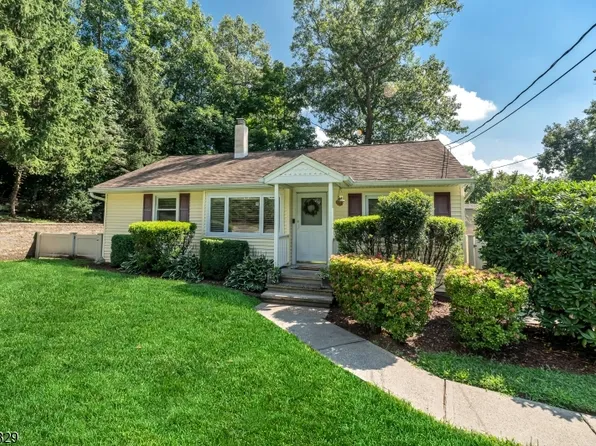13 Maple Rd, Ringwood Boro, NJ 07456