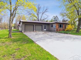 579 E Dopp Rd, Midland, MI 48640