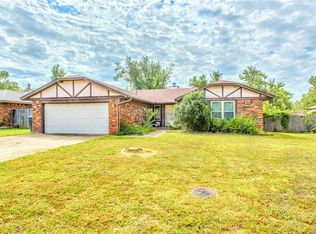 2412 Cypress Ct, Edmond, OK 73013