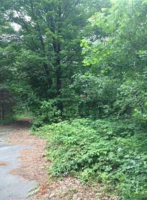 4th image of 18 Woodland Pkwy