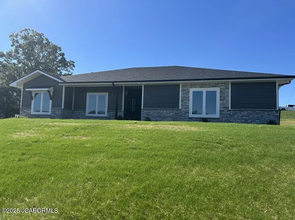 1215 Summerfield Dr, Jefferson City, MO 65109