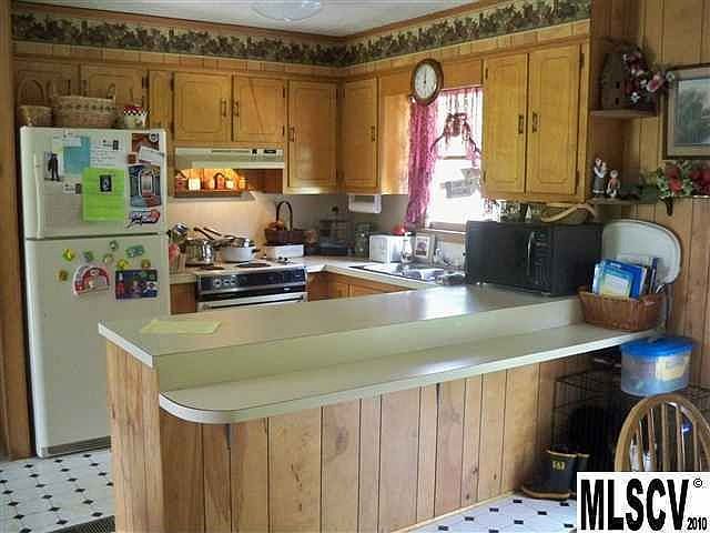 2nd image of 3563 Deal Mill Rd