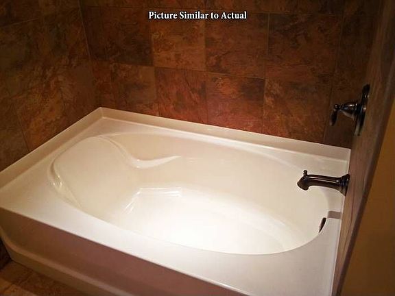 Master Bath - Tub