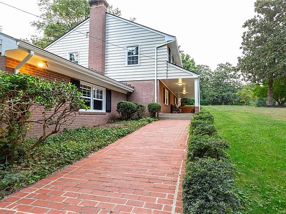 2nd image of 10 Roslyn Hills Dr