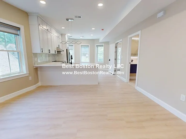231 Highland Ave #3 — Photo 3