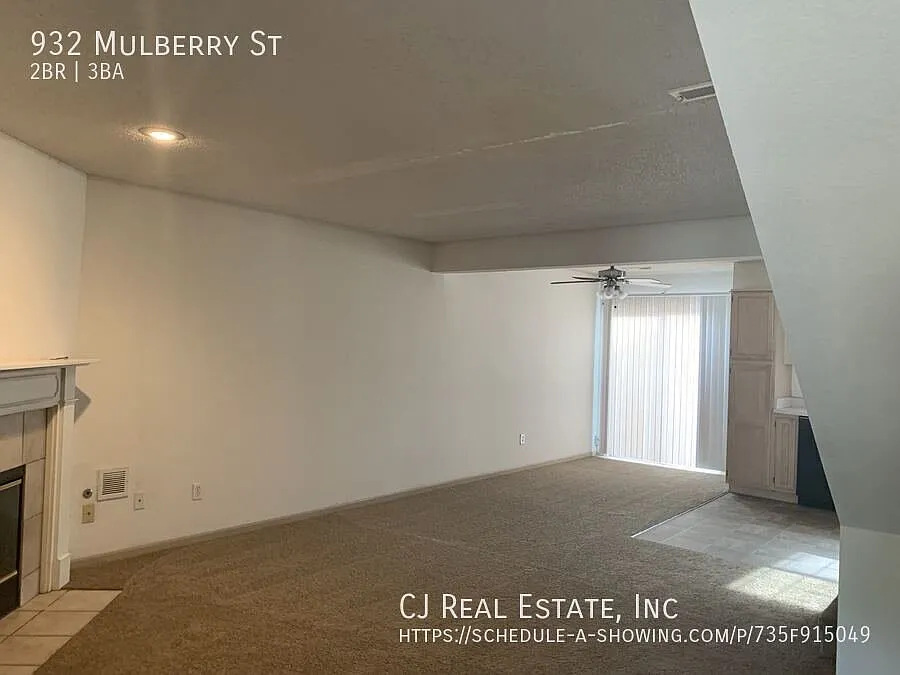 2 bed, 2.5 bath, $1,450 — Photo 2