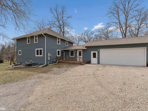 4466 Park Ave, Clear Lake, IA 50428