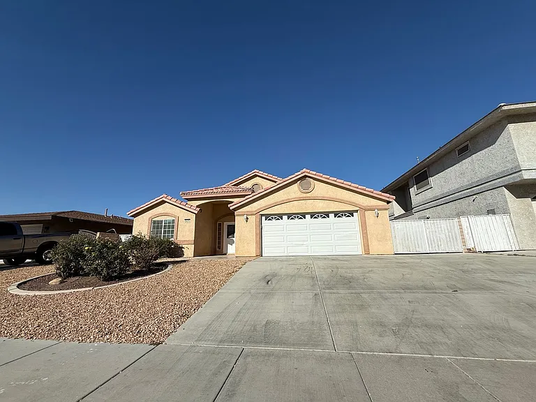 13425 Spring Valley Pkwy — Photo 11