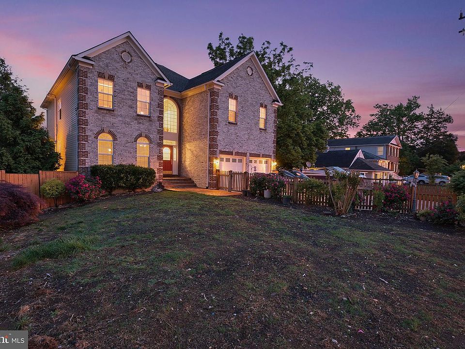 1st image of 2914 Popkins Ln