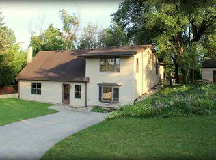 1119 W Till Rd, Fort Wayne, IN 46825