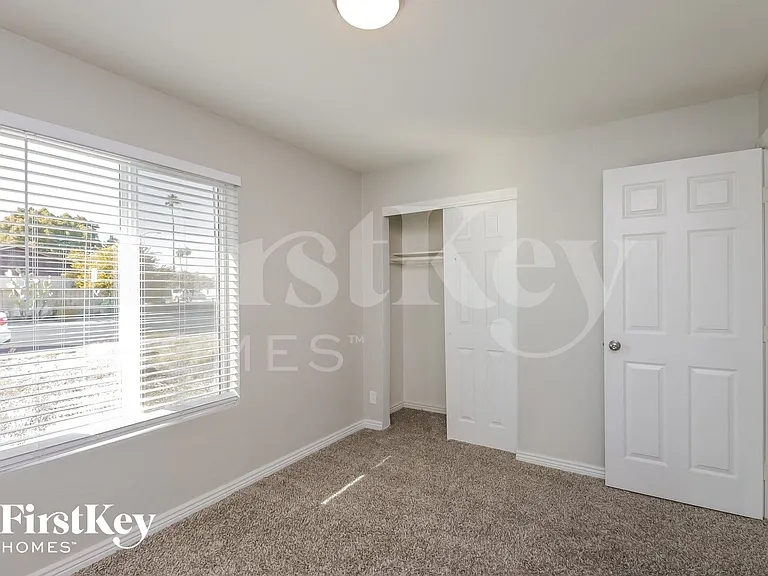 507 S Rogers — Photo 11